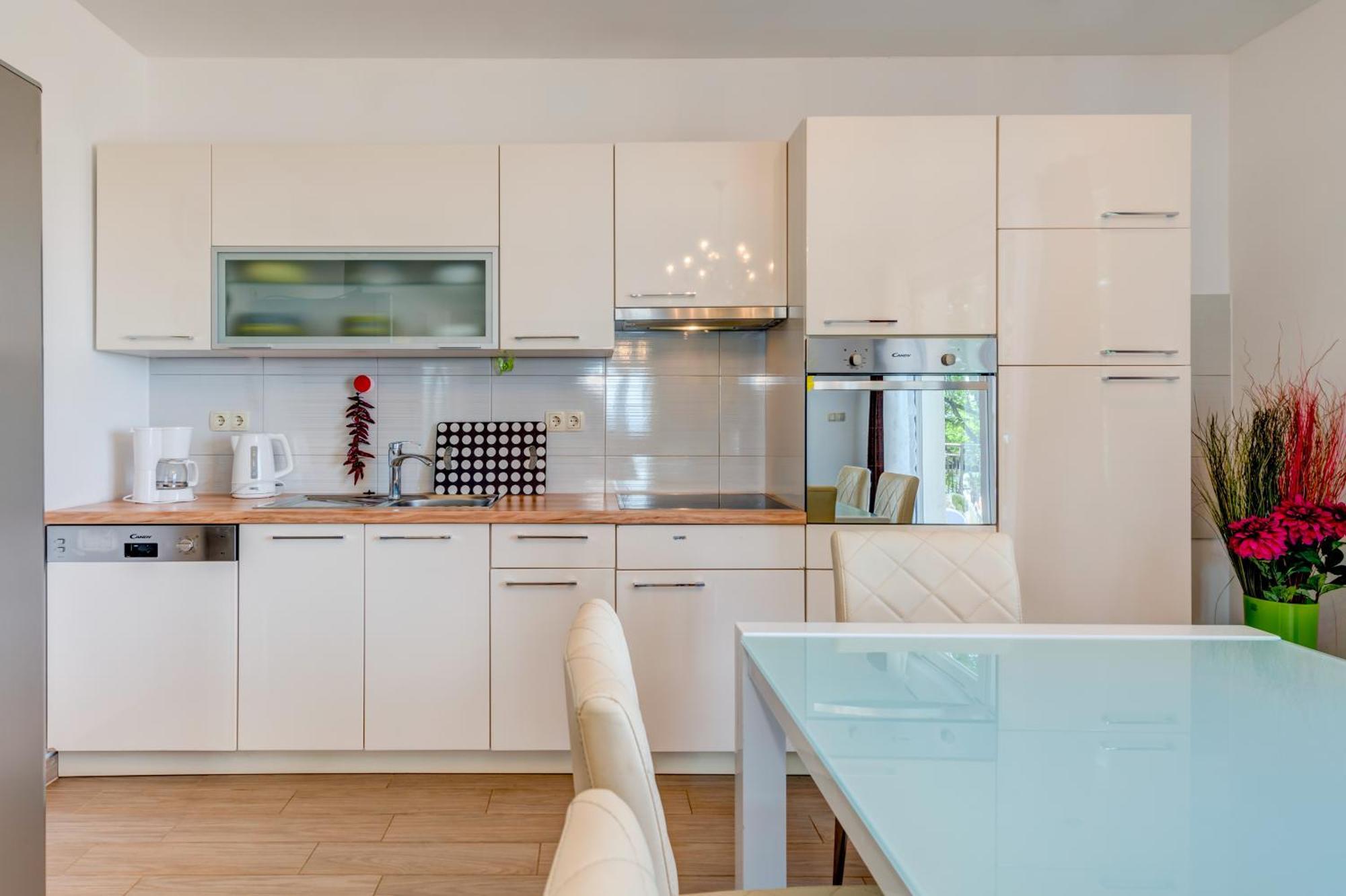 Holiday Home Figa Омиш Экстерьер фото