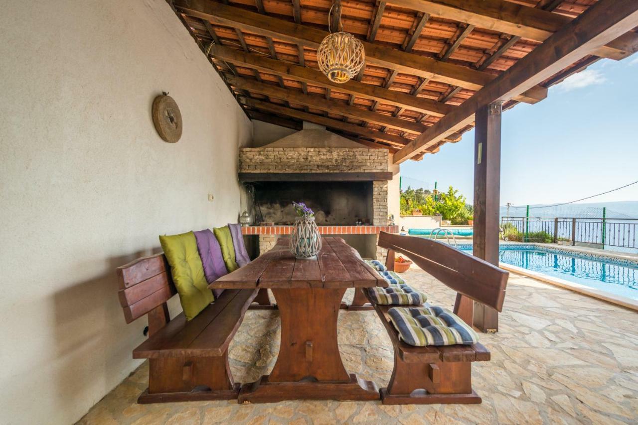Holiday Home Figa Омиш Экстерьер фото