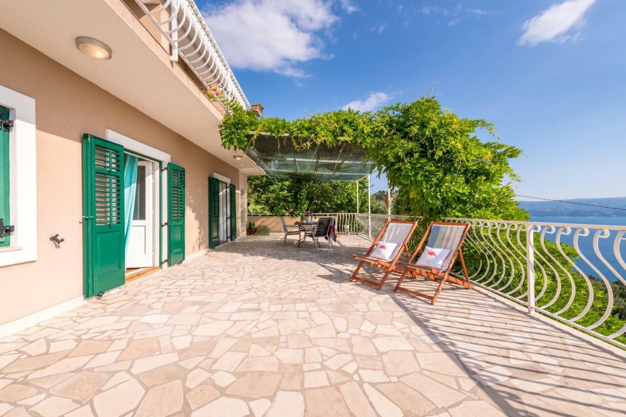 Holiday Home Figa Омиш Экстерьер фото