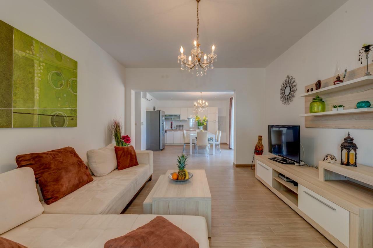 Holiday Home Figa Омиш Экстерьер фото