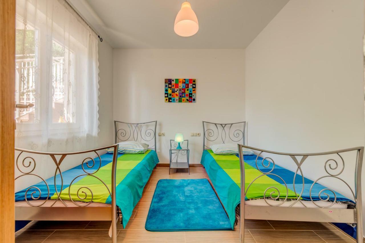 Holiday Home Figa Омиш Экстерьер фото
