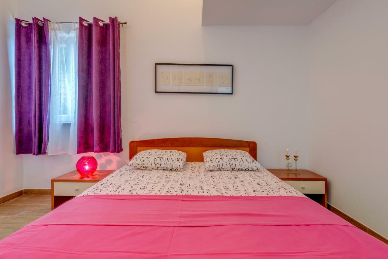 Holiday Home Figa Омиш Экстерьер фото
