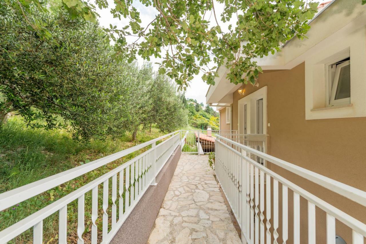 Holiday Home Figa Омиш Экстерьер фото